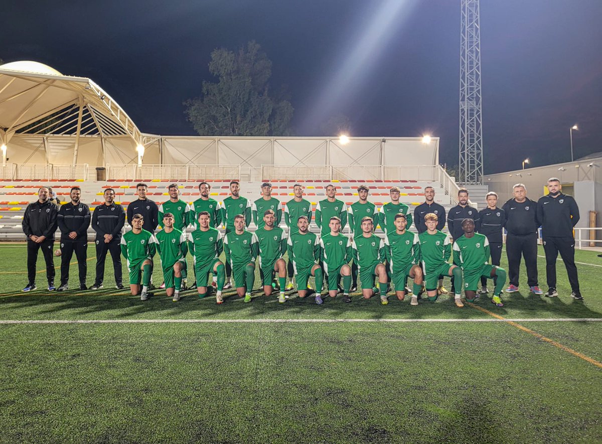 📸 Esta tarde en Utrera, la Selección #AndaluzaSénior calienta motores con una nueva sesión de entrenamiento. ⚽️💪🏽

👏🏽 Agradecemos al <a href="/CiudadUtrera/">Ayuntamiento de Utrera</a> el buen trato dispensado y las magníficas instalaciones en las que se han preparado nuestros chicos 👏🏽

💟 #FútbolRFAF