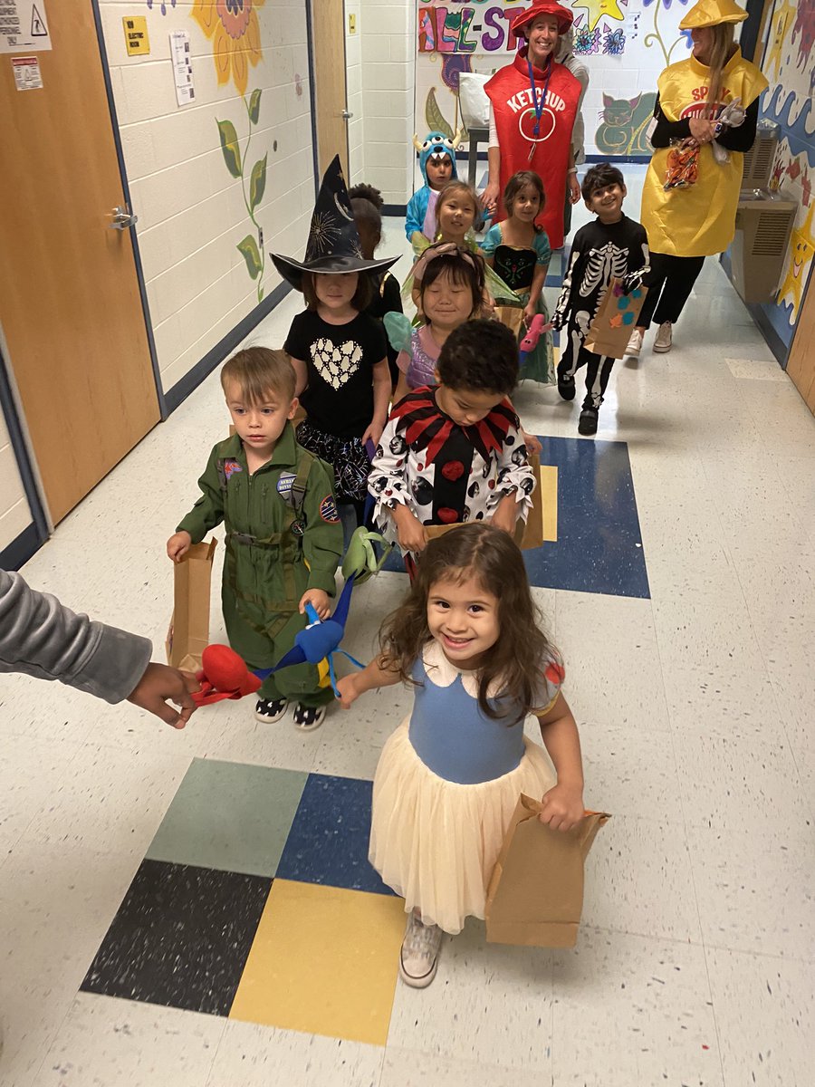 HFBPreK's tweet photo. Trick or Treating fun with some of our friends from @APS_EarlyChild @HFBAllStars #HappyHalloween #trickortreat #earlychildhood https://t.co/5TmVQj2L7j