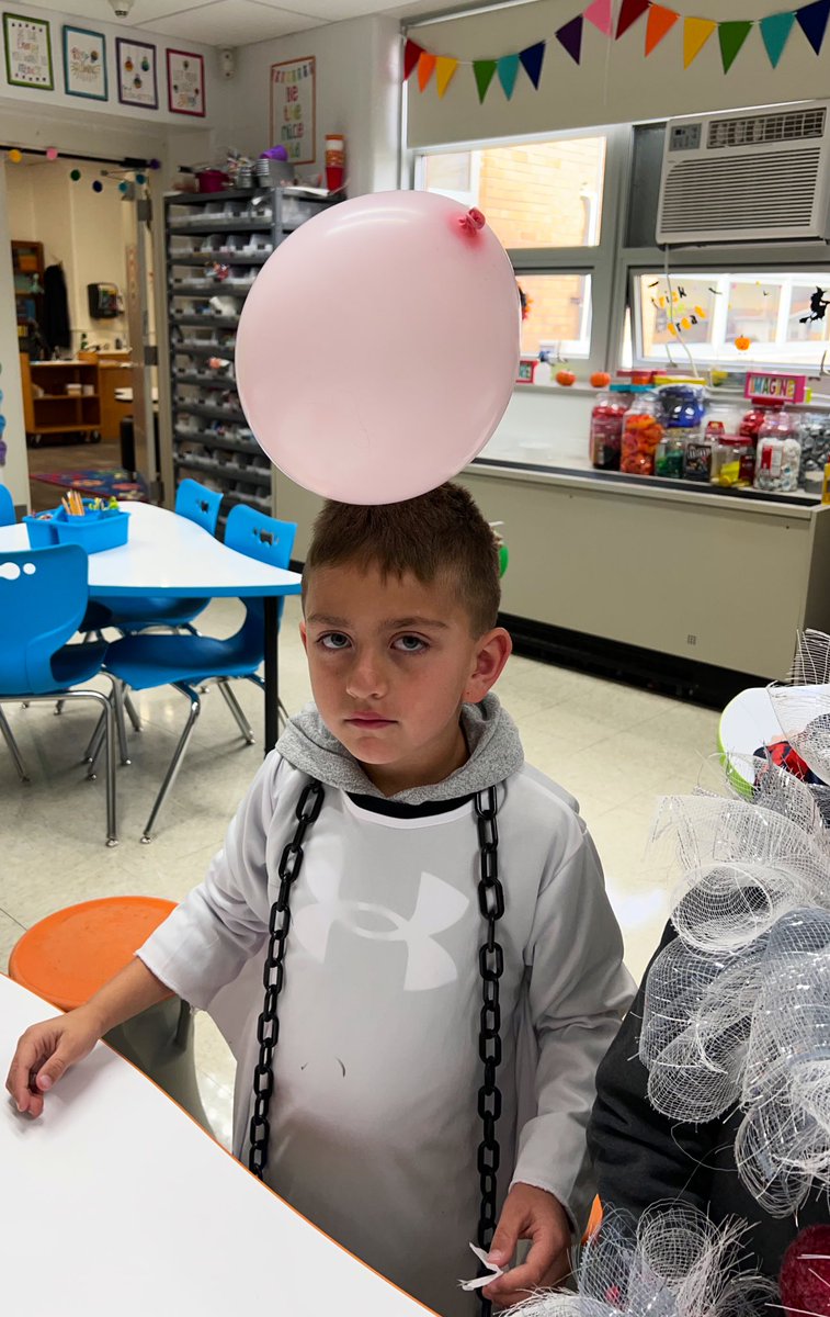 starrsteam's tweet photo. Starr kindergarten and 1st graders are having fun learning about static electricity this week. They learned it’s not magic, it’s science! @StarrBulldogs #STEAM #OCSsuccess https://t.co/bPCFIyqEvU