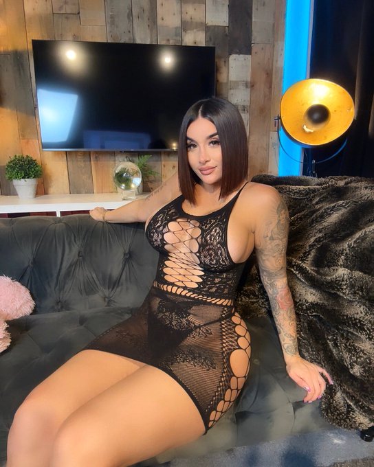 You joining me for some fun tonight? 😈  Ready &amp; Waiting For You 🥵💦💦  https://t.co/K19JXQ4uIb https://t