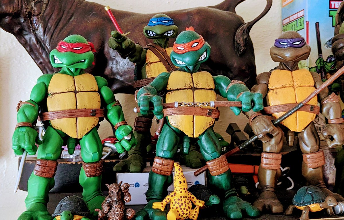 CultureTheKidd's tweet photo. @monicoolzzz Absolutely.

I've got a few prize possessions from @MondoNews Quality work &amp; they have solid customer service. Not to mention the MacReady head sculpt is from Viola Wittrocka who is an absolute next-level sculptor.

Their 1/6 scale TMNT line is hands down my favorite I own. https://t.co/XgYCRoLncc