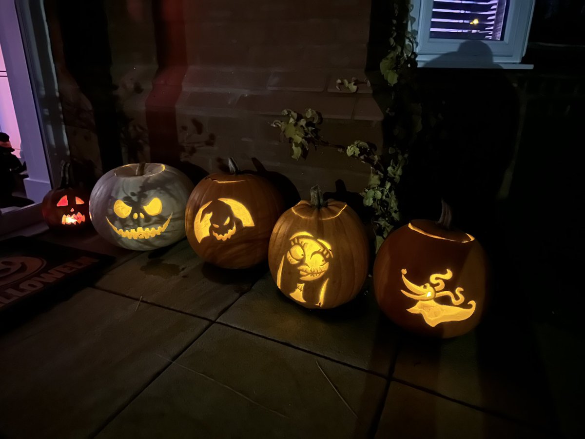 Dis_nerds's tweet photo. I think our pumpkins are on theme 🎃🎃🎃🎃🎃 #disnerds https://t.co/hZn5ANjqwj