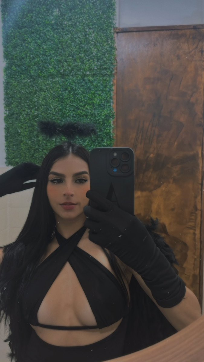 ӇƛԼԼƠƜЄЄƝ ƤƛƦƬƳ 🎃🕸️🖤