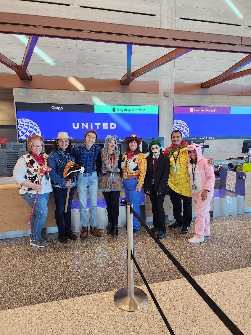 MitchellDonise's tweet photo. Happy Halloween 🎃 from Team MCI
@Fly_KansasCity #Halloween #TeamWest #TeamMCI #TeamBest
Thanks G2 for participating you ladies look great https://t.co/l7UVLogrLl