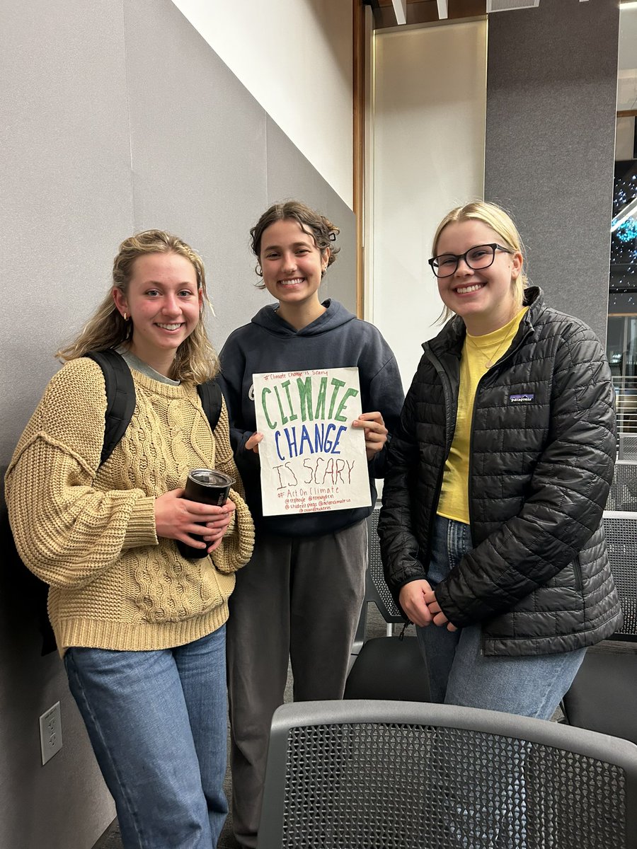 ospirgstudents's tweet photo. @ospirgstudents think #climatechangeisscary 👻🌎
@StudentPIRGs @actonclimateUS @RonWyden @ValHoyle https://t.co/443vCzjq9Z
