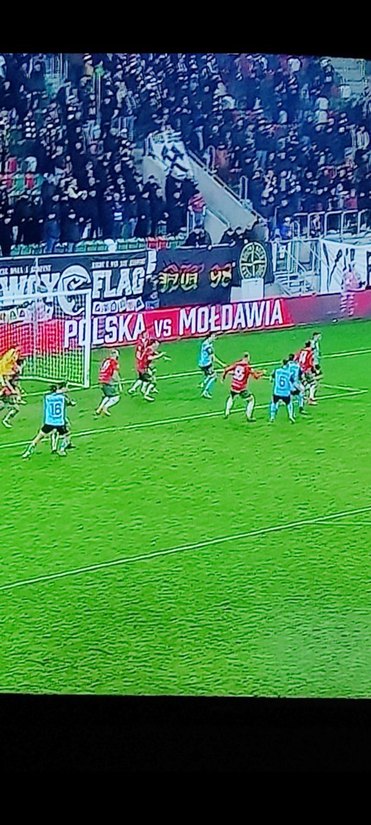 elsnerek's tweet photo. Tymczasem na meczu pucharu Polski Zagłębie Sosnowiec - Górnik Zabrze, @pzpn_pl @LaczyNasPilka  zachęcają do kupna biletów na mecz z Mołdawią, który odbył się 15.10.23 🤦 https://t.co/hIpH1x0gtm