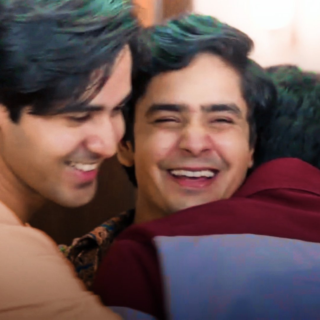 qaagazkikashti's tweet photo. family for real 🥹🫶
#YehUnDinonKiBaatHai #yudkbh #SaMunDit https://t.co/ZkS0yeRz5n