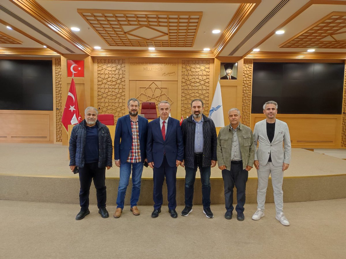 Sancaktepe Meclis Başkanı ve İBB meclis üyesi Meslektaşımız Haşim Iskender Beyin misafiri olduk. Mali müşavir Meslektaşlarımız ile mesleki sorunlara çözüm önerilerimizi ilettik ve desteklerini istedik. Haşim İskender üstadımızın konukseverliği için çok teşekkür ederiz.