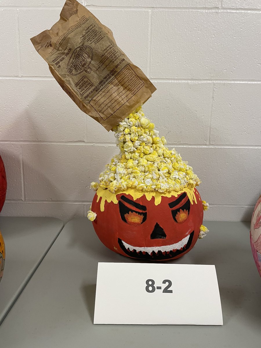 8-2 had a vision for their pumpkin and it surpassed all of their expectations!!! 🎃 <a href="/ddwhdsb/">Dr. David R. Williams Public School</a> #HappyHalloween