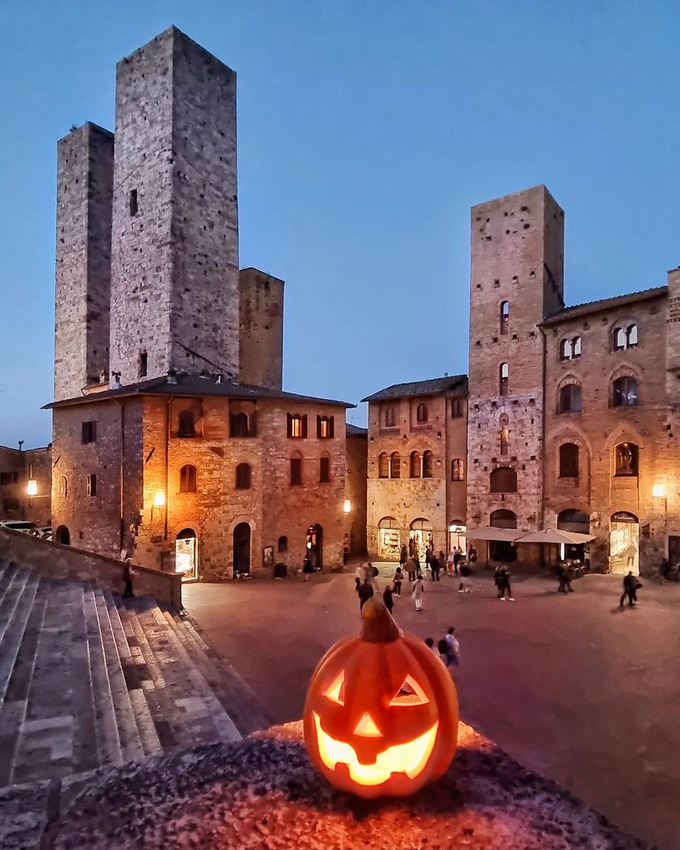 JamesLucasIT's tweet photo. San Gimignano, Italy
📸: francescabologni https://t.co/S4eR2pSjBY