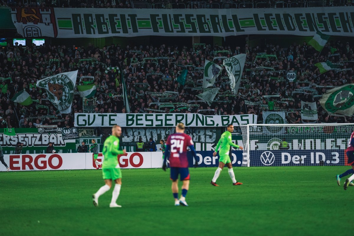VfL_Wolfsburg's tweet photo. Gute Besserung, Bas! 🙏

#WOBRBL 1:0 https://t.co/frXQtEVgqO
