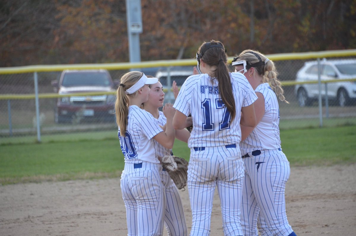 So proud of these girls and what they accomplished this fall! We are ready to continue to grow and continue to get better as a team! ⚡️🌩️