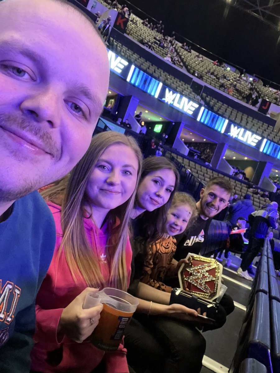 TateNathan's tweet photo. Seated and ready for our first #WWEGlasgow #WWELive event!! https://t.co/098NRiDiOu