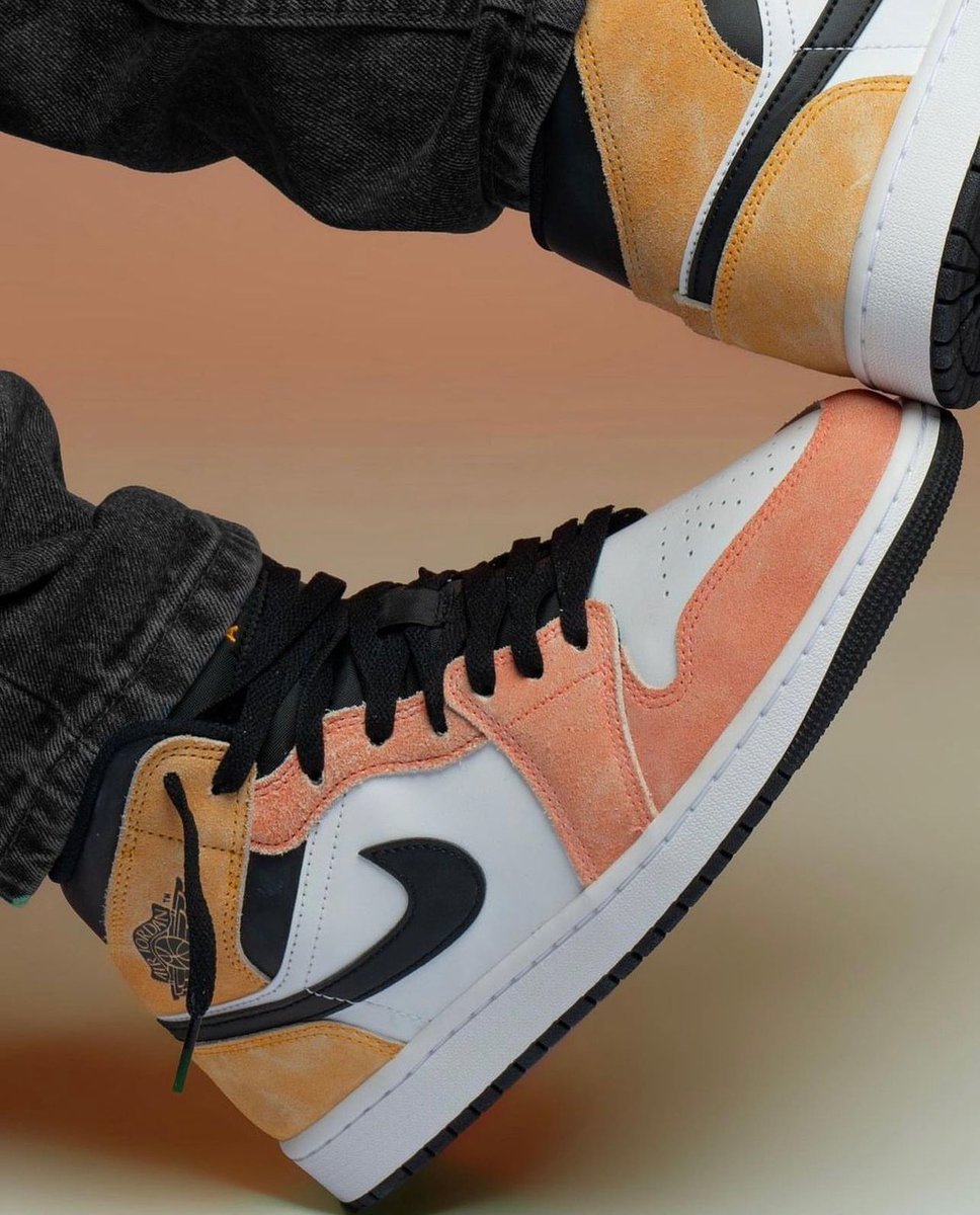 CaminoTV's tweet photo. La Jordan 1 Mid Flight Club en promo à 98€ 🌅

Lien affilié https://t.co/yJTZQUoFrj https://t.co/FF146fRHKw