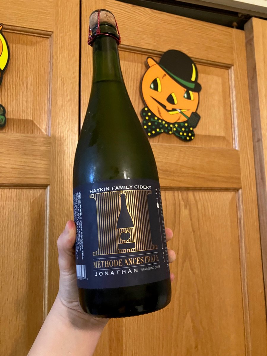 Halloween is still a cider day: alongcameacider.blogspot.com/2023/10/cider-… I chose a treat from <a href="/HaykinCider/">Haykin Family Cider</a>!