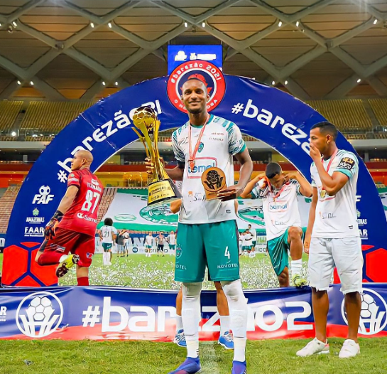 TEM INFORMAÇÃO QUENTINHA DO GALO 🐓🚨

O Treze acertou a contratação do zagueiro Luis Fernando, que disputou a Série C pelo Manaus. Em 2021, ele foi um dos melhores zagueiros do Campeonato Amazonense, na campanha do tetracampeonato do Gavião. (+)