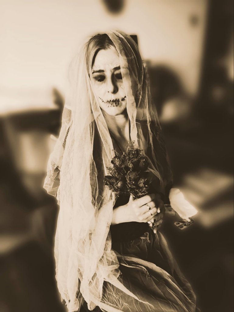 Feliz Halloween a tod@s 🖤🎃
Happy Halloween to all.
#Halloween #Halloween2023 #selfportraitphotography