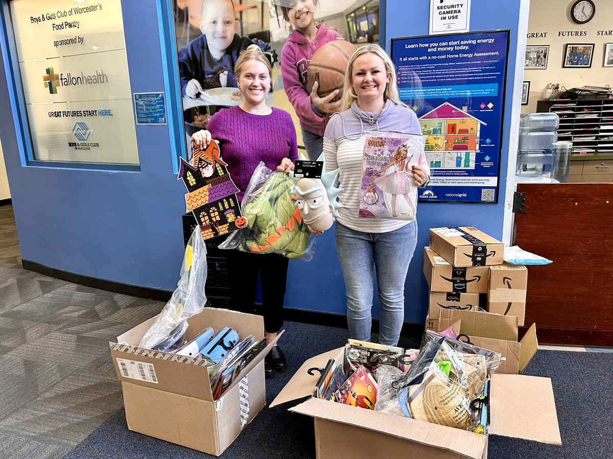 Webster Five (@websterfivebank) on Twitter photo Halloween at Webster Five makes the day just a bit sweeter🍬🍫! Especially knowing our employees donated boxes of new costumes to <a href="/BGCWorcester1/">BGCWorcester</a> to make Halloween fun for everyone! Halloween at Webster Five makes the day just a bit sweeter🍬🍫! Especially knowing our employees donated boxes of new costumes to <a href="/BGCWorcester1/">BGCWorcester</a> to make Halloween fun for everyone!