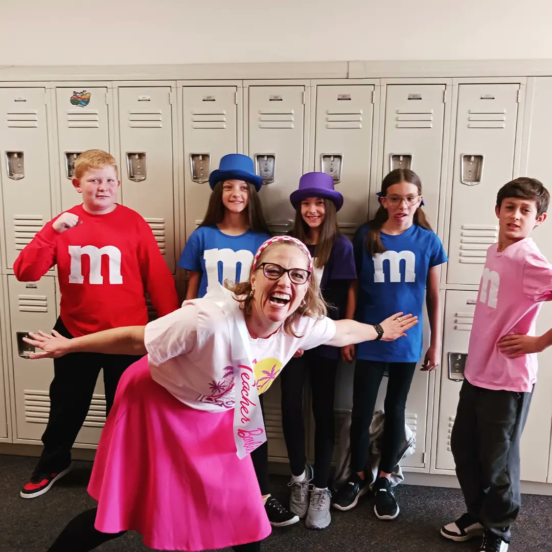 MrsYoungQuest's tweet photo. @QuestJrHS @nickiatquest Halloween Fun! Love it! ❤️ https://t.co/WWgvlB1Svn