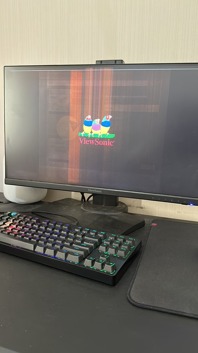 Algun buen sanaritano que me pueda ayudar? Nose que wea le pasa y se ve terrible feo pa jugar, que buen regalo de cumpleaños lptm