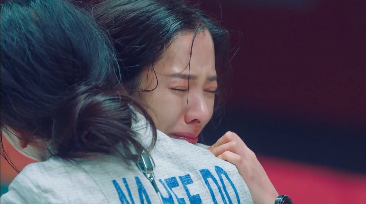 linepugh's tweet photo. a na hee do e a ko yu rim competindo uma contra a outra em madrid sempre me faz chorar, elas se abraçando e chorando, parte meu coração em mil pedacinhos 
#TwentyFiveTwentyOne #TwentyFiveTwentyOneEp15 https://t.co/ldhU6YcrLg