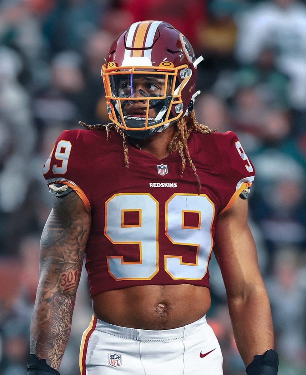HippSports's tweet photo. BREAKING: Chase Young has been traded to the 49ers for a conditional 3rd-round pick, per @JayGlazer https://t.co/nIX1I88AjN