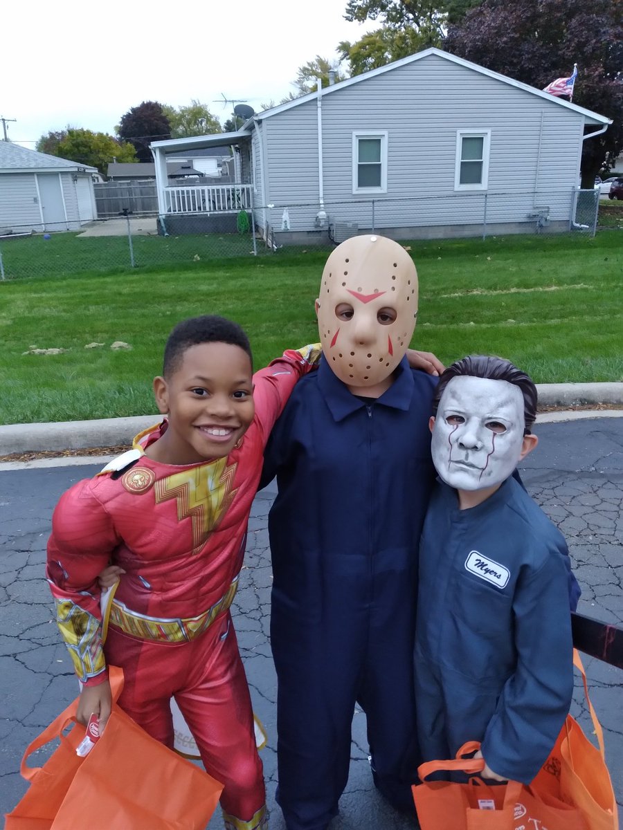 Thank you to all the little Bees that made Sandburg's trunk or treat a huge success!