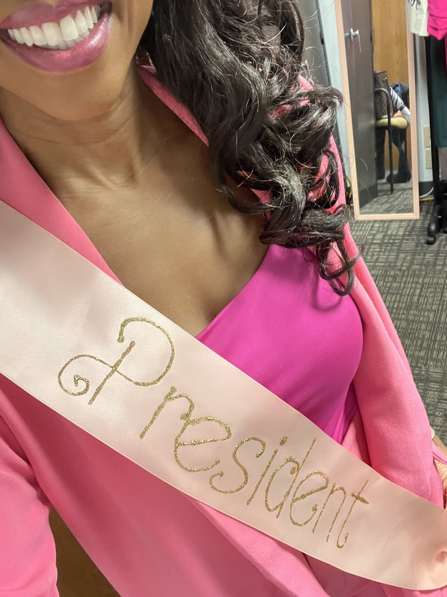 AlissaHenryTV's tweet photo. Had so much fun being #PresidentBarbie on @fox28columbus today. #Barbie https://t.co/f5KBWEYFEG