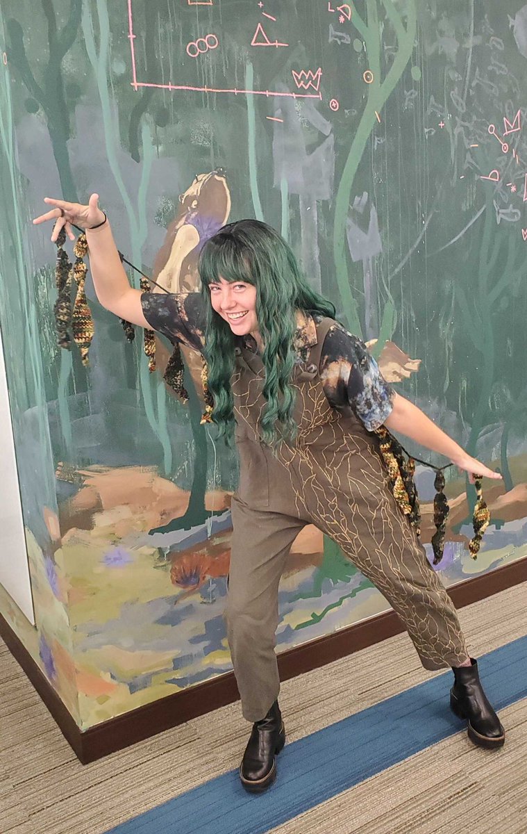 ucsb_nceas's tweet image. Happy Halloween from NCEAS! 🤡 🦋 🎃 🌿  
#spookyscience #halloween #officecostumecontest