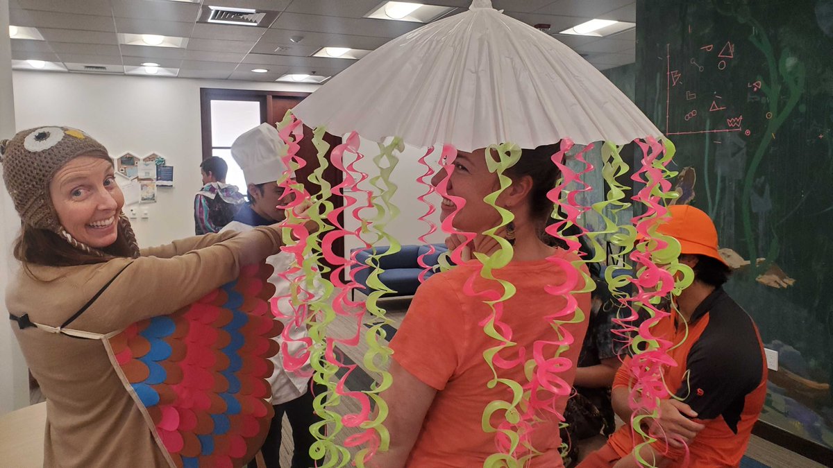 ucsb_nceas's tweet image. Happy Halloween from NCEAS! 🤡 🦋 🎃 🌿  
#spookyscience #halloween #officecostumecontest
