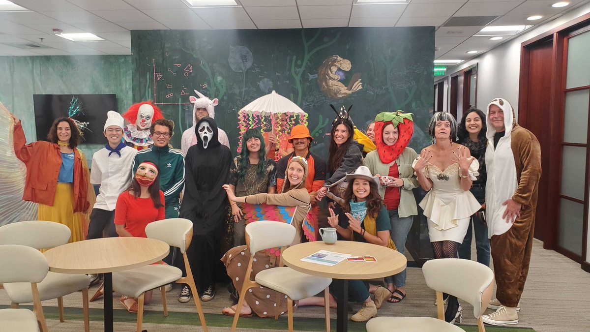 ucsb_nceas's tweet image. Happy Halloween from NCEAS! 🤡 🦋 🎃 🌿  
#spookyscience #halloween #officecostumecontest