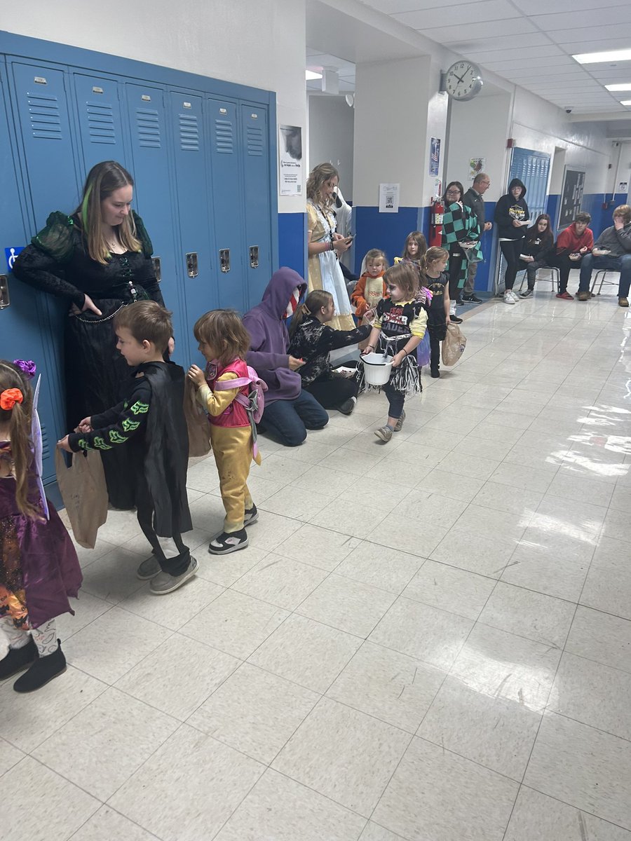 The FLCS students love to treat the preschooler!! Always fun to watch the interactions. Thank you Little Bolts for treating us back. #FLCS #buildingtheculture