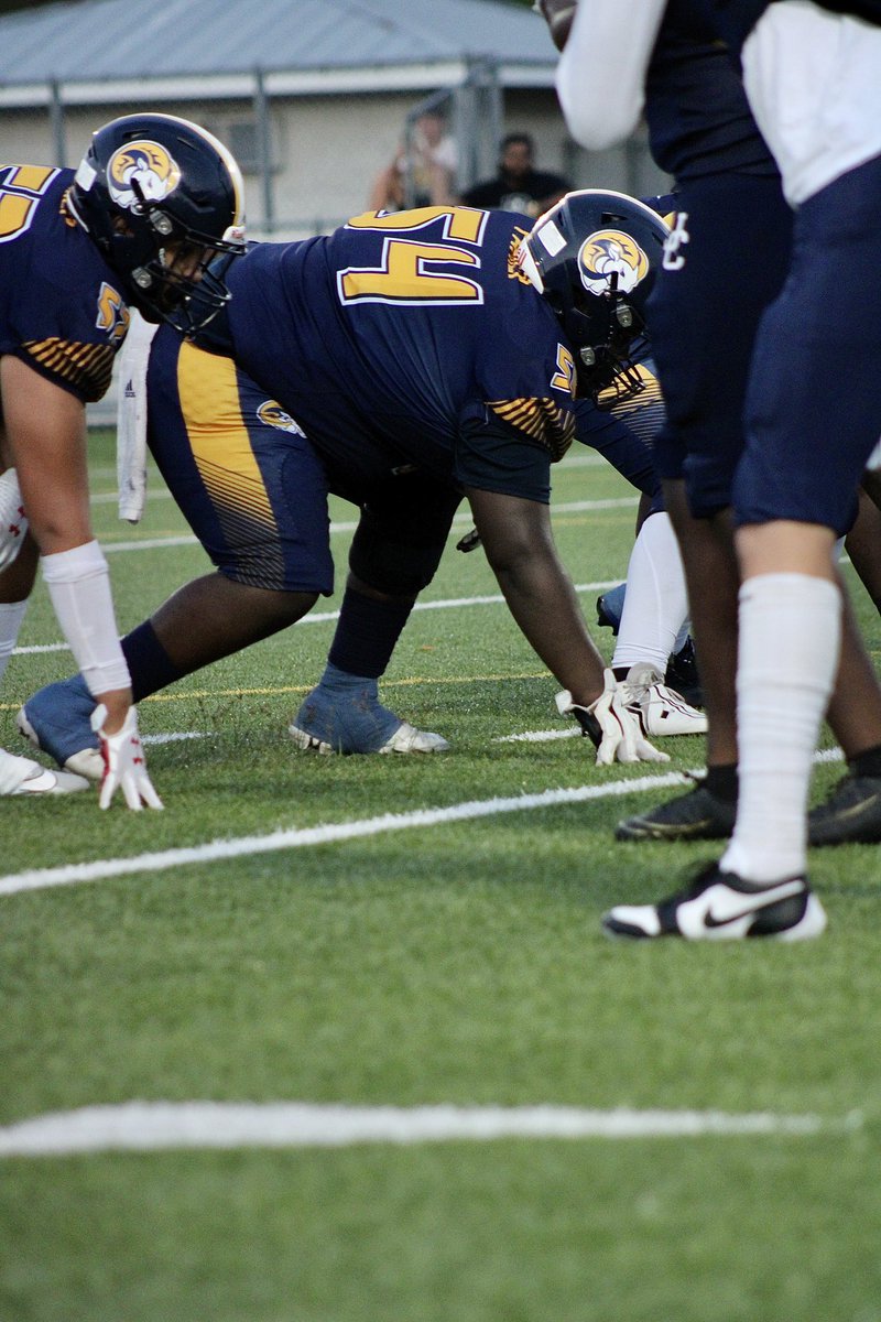 hudl.com/v/2MMnf8
Leesburg film !!
Senior 
3.8 gpa
5’11
270
Sat✅