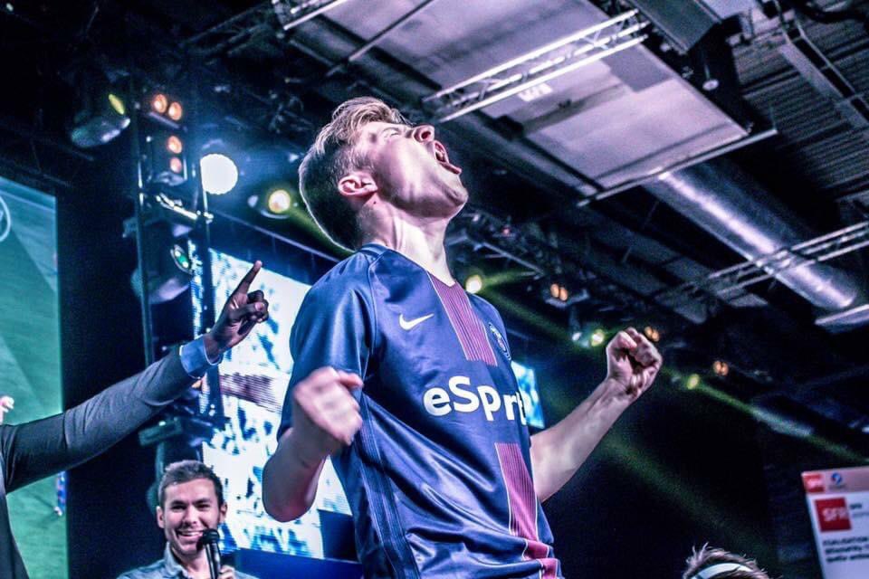 zaLdinho_'s tweet image. Le temps passe tellement vite mais on n&apos;oublie pas, 7 ans déjà 🏆 #ESWC