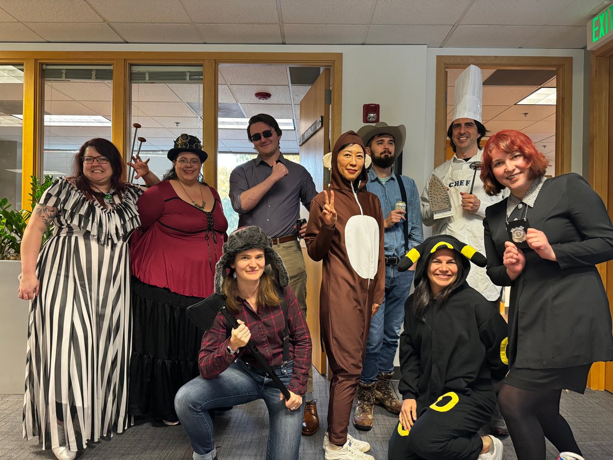 Hauntingly delicious treats? ✅
Frightfully good company? ✅
Costumes with puns? ✅
#HappyHalloween  from Midwinter!  🎃
#KeepWarmMidwinter