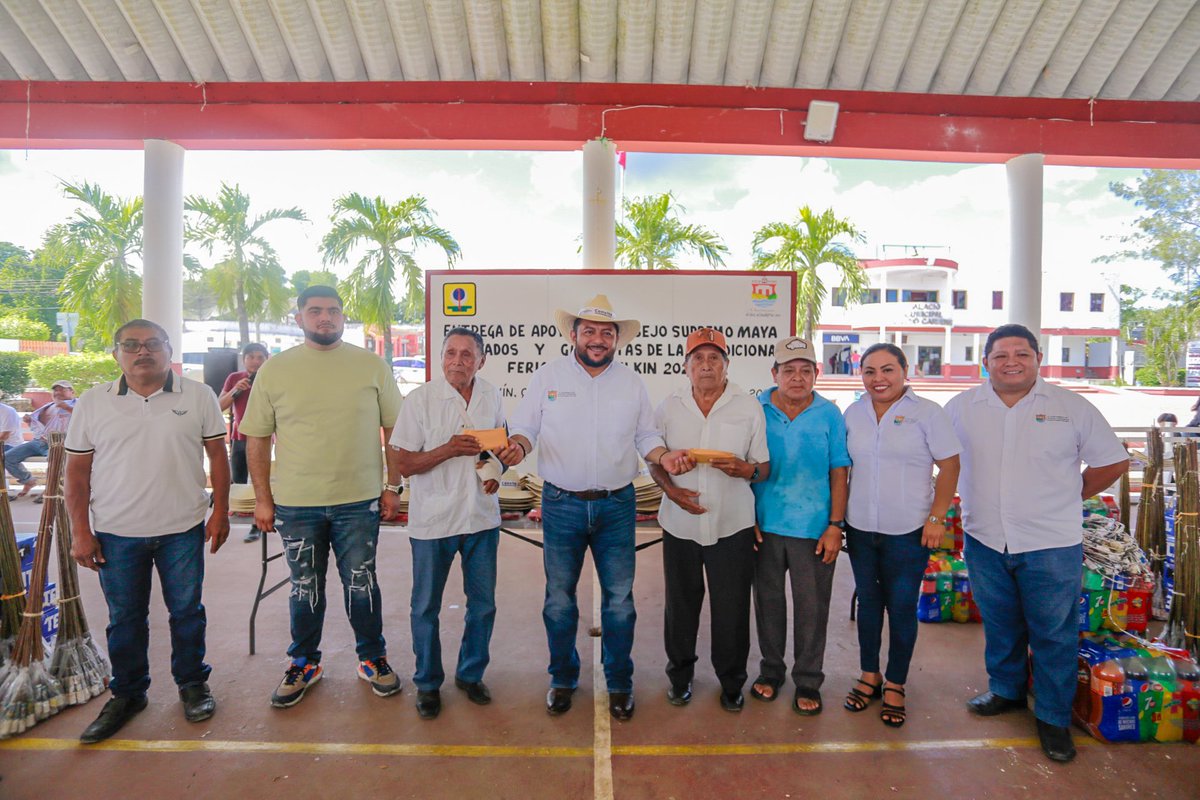 Con el objetivo de seguir preservando y conservando nuestras tradiciones, realizamos la entrega de apoyos tanto en especie como económico a Diputados, Gremistas e Integrantes del Consejo Supremo Maya para la tradicional feria de la Inmaculada Concepción. 🎊

#LeTocaAIPueblo