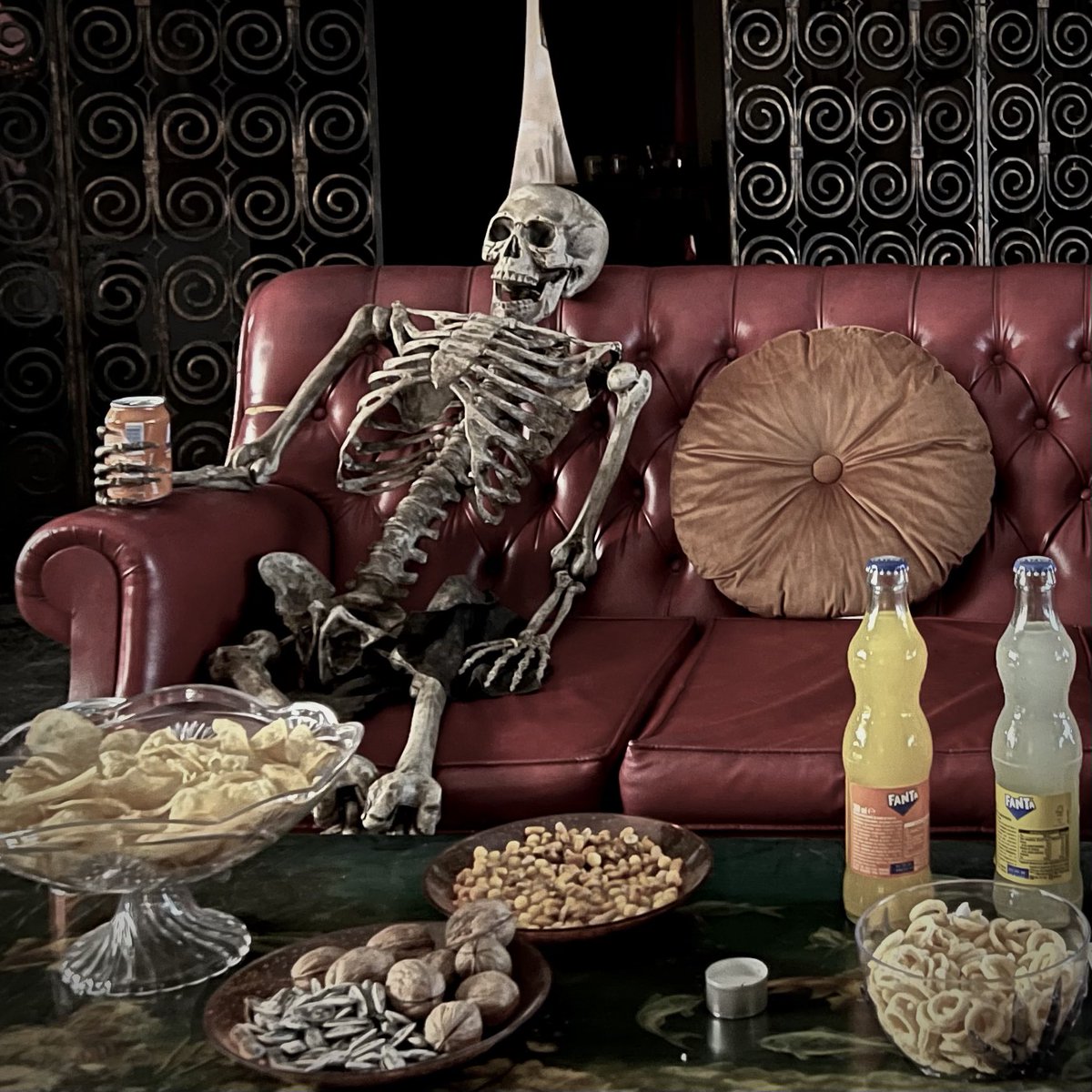 ¡EMPIEZA LA #FantaHauntedMansion! 🎃
 
Prepárate una Fanta bien fresquita, unas palomitas y que la música de terror no deje de sonar... #FantaHalloween 

🧡 Vívelo con nosotros YA en el directo de <a href="/IbaiLlanos/">Ibai</a>: 
twitch.tv/ibai