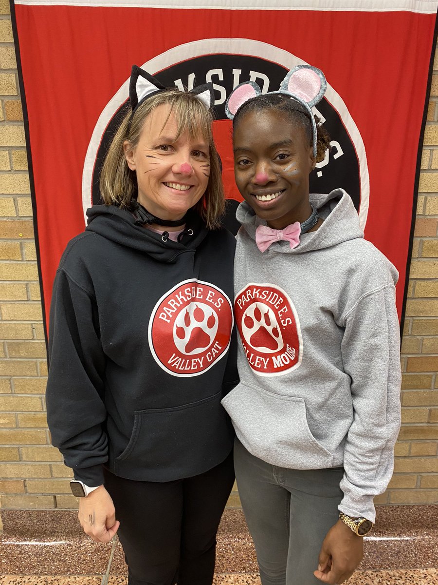 Wishing everyone a safe and happy Halloween from Parkside’s Valley Cat and Valley Mouse! #parksideproud <a href="/npersaudLC4/">NadiraPersaud-FOS14/LC2</a>