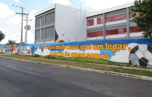 Metropoles's tweet photo. ➡  TCDF cobra Educação sobre problemas estruturais em escola de R$ 8 milhões

Escola Classe 52 de Taguatinga foi demolida em 2019, por determinação judicial. Inauguração da nova estrutura ocorreu dois anos depois

Leia na #ColunaGrandeAngular: https://t.co/UANf0tIOIk https://t.co/hlnpmkKdSQ