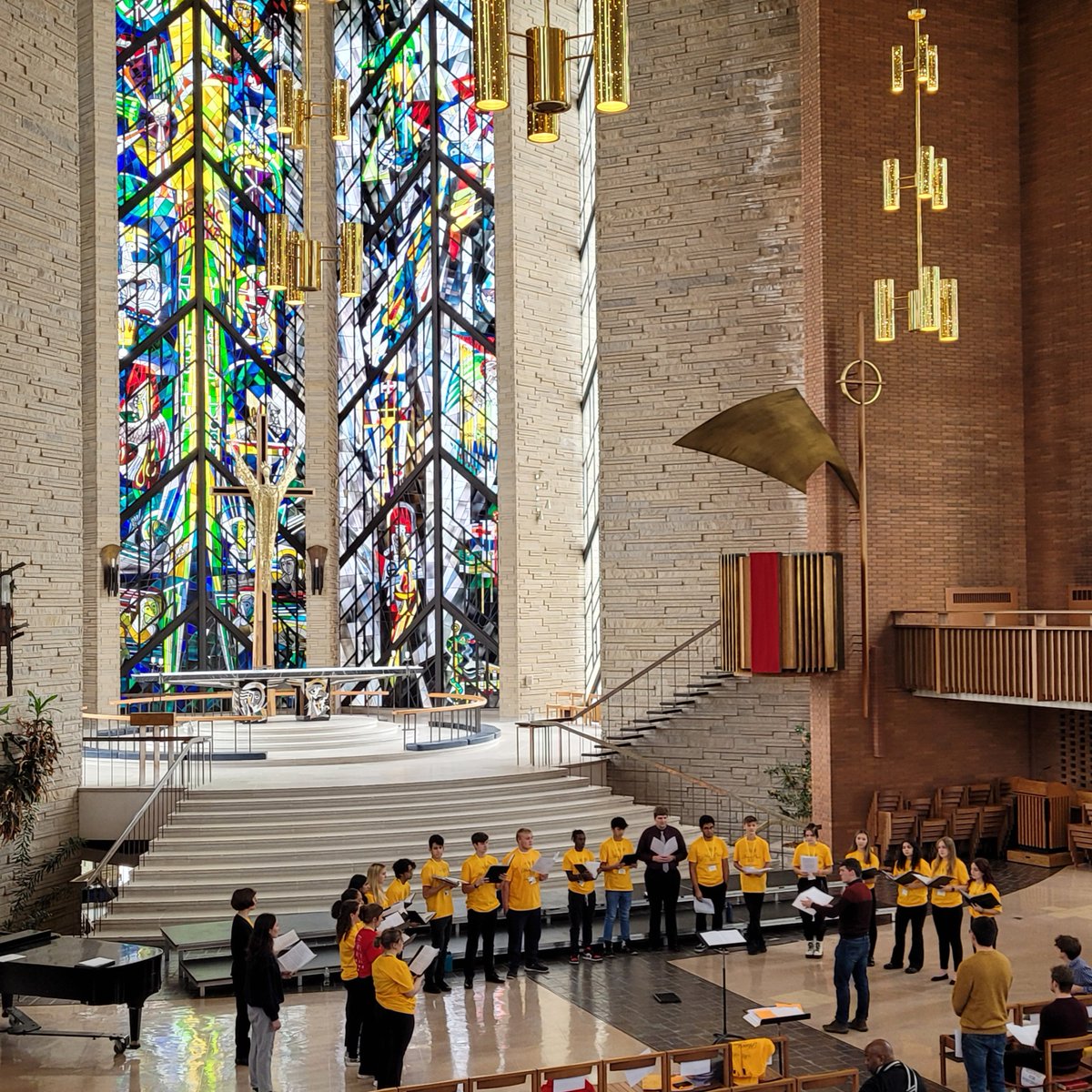 Valpo students with singers from Munster HS and Kankakee Valley HS are spending the day in workshops with The Gesualdo Six. Come hear them all tonight at the Chapel at 7 pm.  Tickets for the public are $20.  #valpomusic