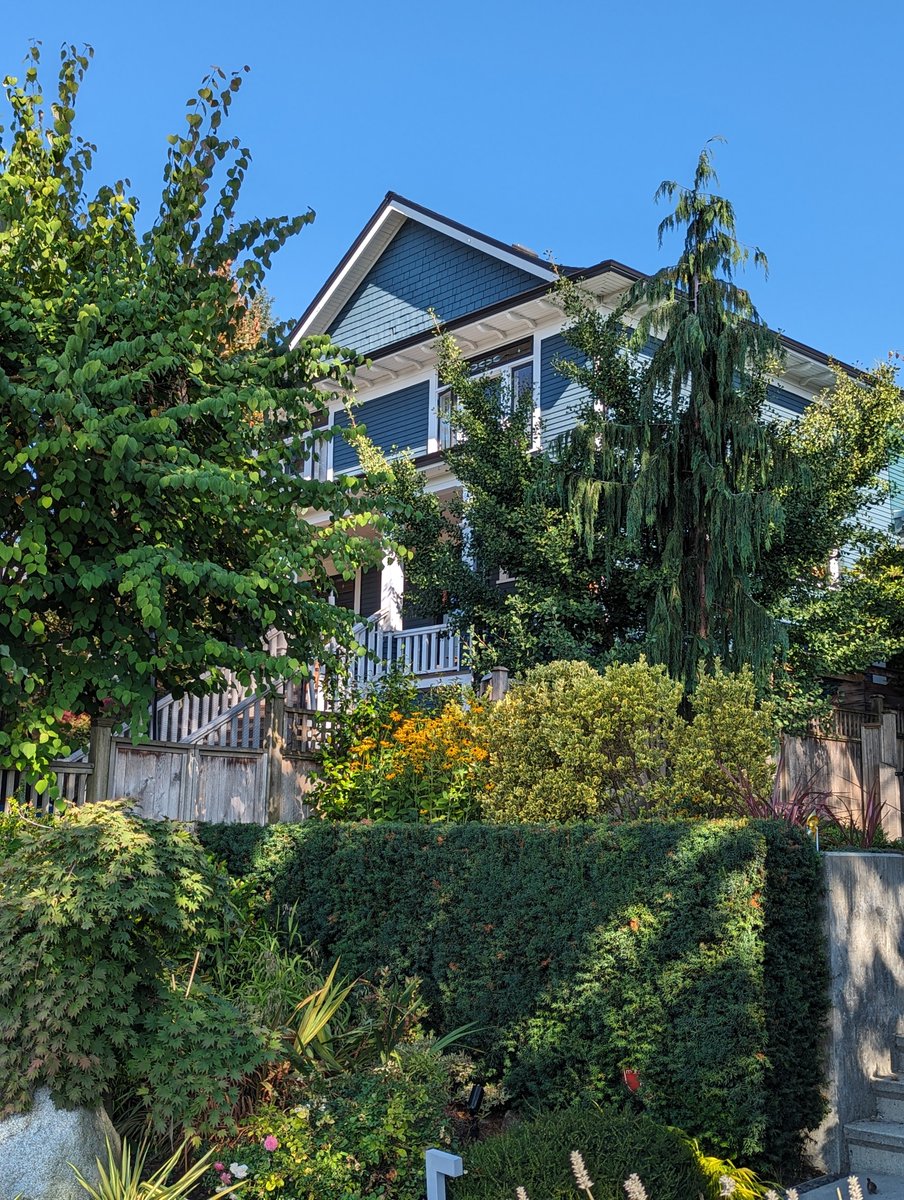 Heritage Spotlight: Constructed during the Edwardian era, this substantial home exemplifies the classic Foursquare architectural style, popular during the time. 

346 5th St E
Source: City of North Vancouver Heritage Register
#iloveheritage #heritagehouse