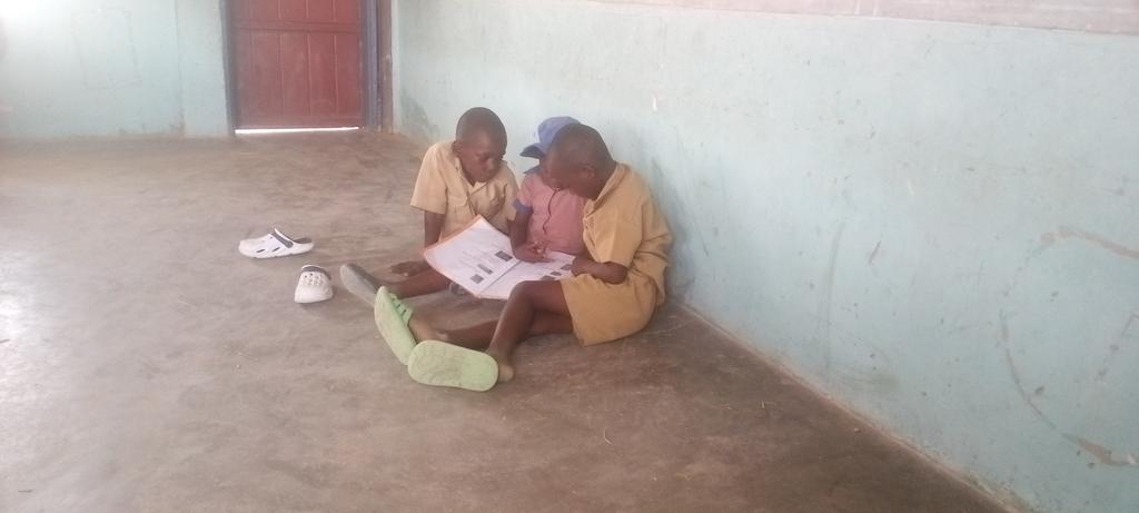 nyika_fortunate's tweet photo. Reading is a culture which has to be practiced on a daily basis. Find ways to make it enjoyable to the young learners. As an educationist,  I always allow the learners to do it on their own, teaching each other and making it enjoyable to them. https://t.co/pd7JpIFUUS