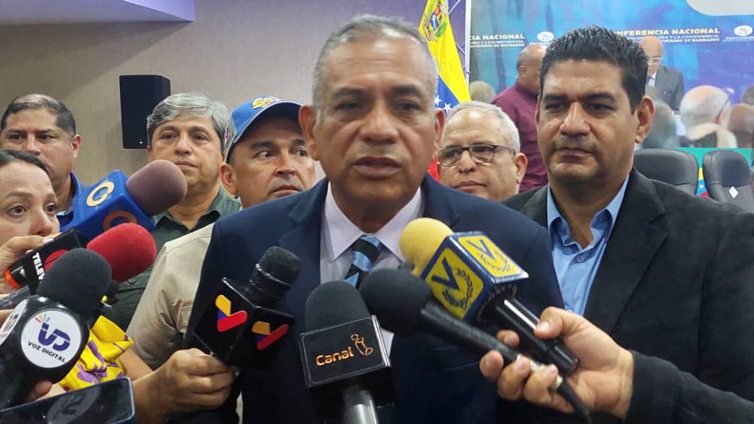 MilagrosJ_Psuv's tweet photo. El Diálogo, la unión y firma de acuerdos logrados por el Presidente @NicolasMaduro demuestran al Mundo una vez más, que Venezuela es territorio de paz y que su Sol 
¡Nace por el Esequibo! @amarcanopsuv https://t.co/67WVZhd4LL