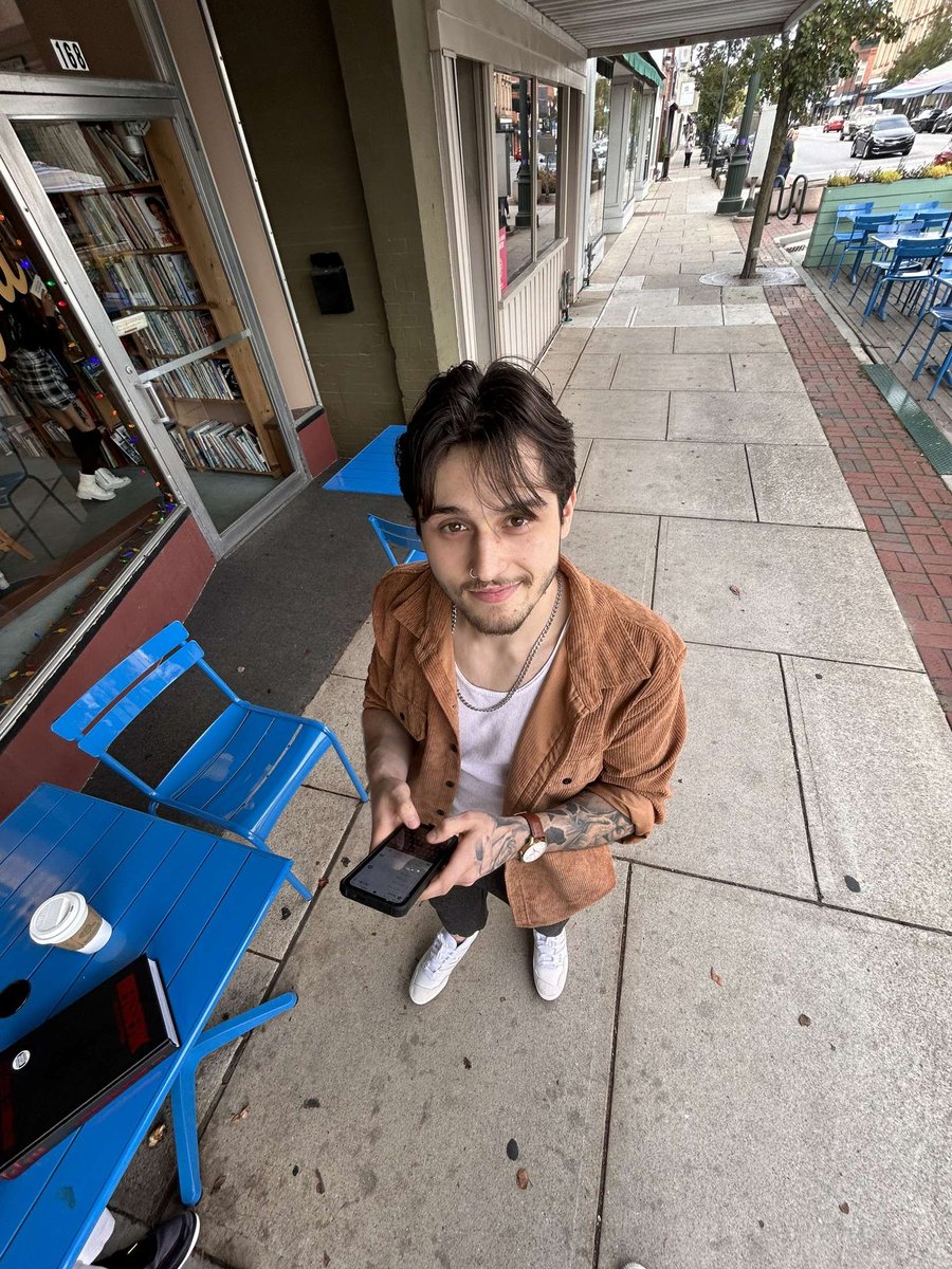 jonnybebop's tweet photo. THIS LIL GUY IS LIVE FOR HIS HALLOWEEN SPECIAL. WILL YOU JOIN HIM? 😳

RETWEET &amp; CLICK FOR "YES":
https://t.co/6IGKJrgDPJ https://t.co/gM8VtidwjR