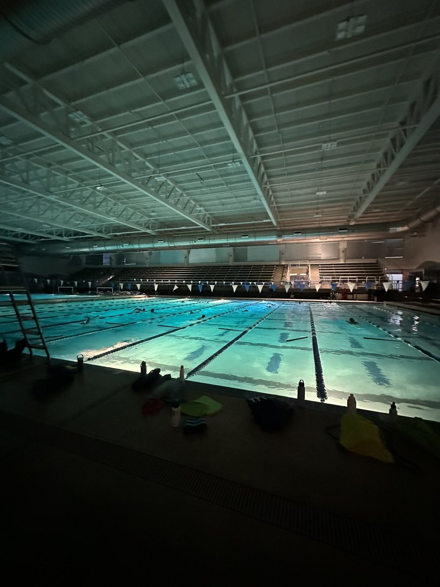 hebronswimdive's tweet photo. Scaring the competition with a tough Halloween @hebronswimdive  workout. 
@Hebron_HS @LISDsports @hebronhawkeye https://t.co/RmpGunmEh9