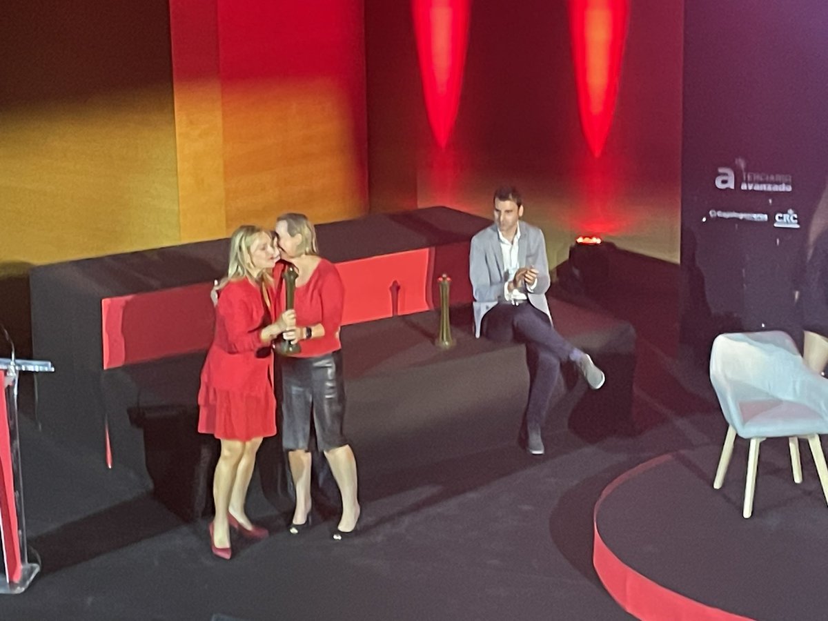 nachocervera's tweet photo. Felicidades @lbilbaol y @visitbenidorm por vuestro #PremiosAlfil de @Terciario_A . Siempre por delante en el #Turismo https://t.co/6P8UbSLbrM