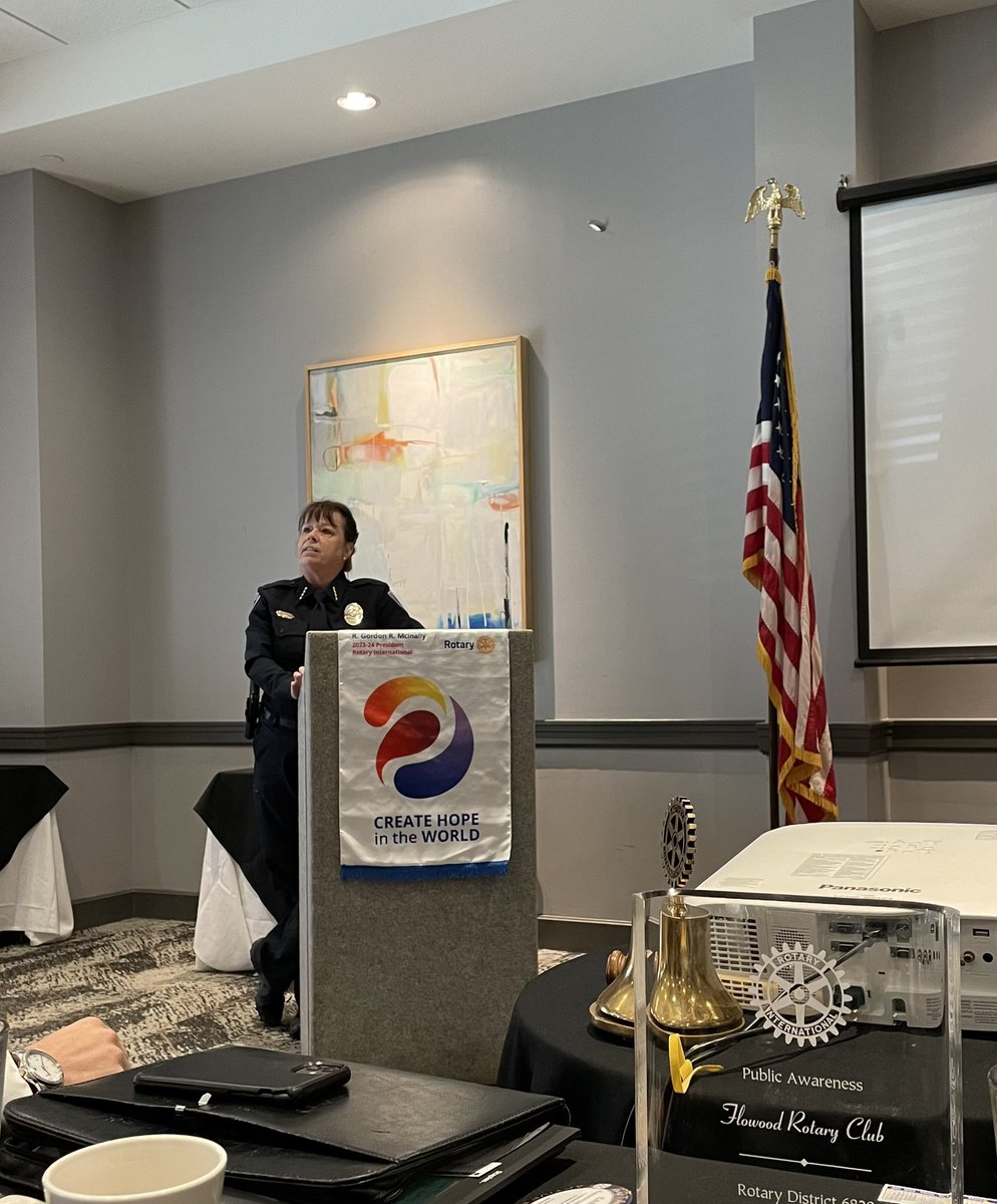 UMMCPolice's tweet photo. Thank you to the Flowood @Rotary Club for inviting Chief Paradis as a guest speaker to this week’s meeting. We are always excited to share about the awesome things happening at the U! #CommunityEngagement #UMMCPD https://t.co/XnrJmrUYPi