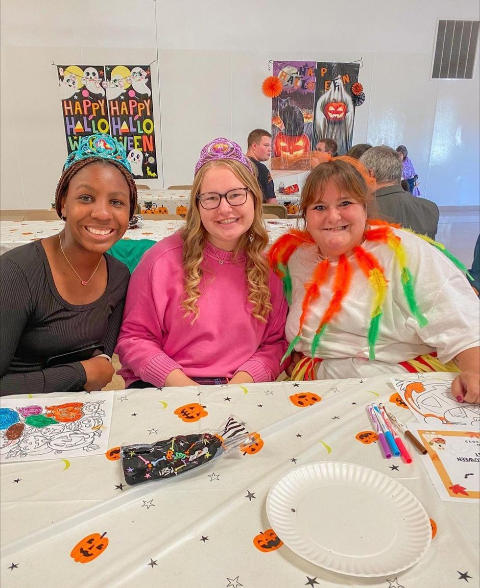 Happy Halloween from Best Buddies in Kentucky! 🎃

instagram.com/p/CzExQCpxlgs/…

#BestBuddiesKY