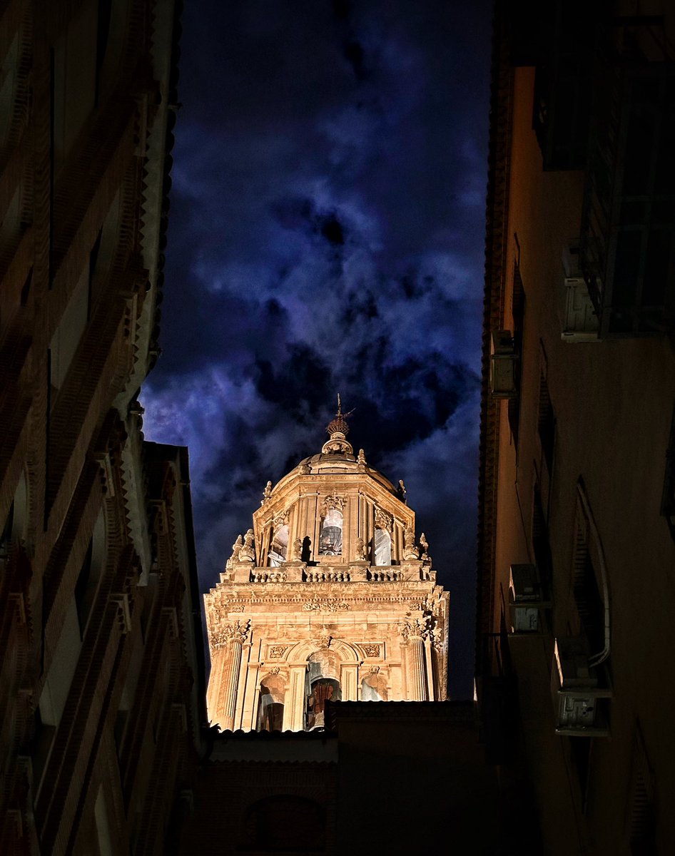 Jaén, bella ciudad de luz. #Jaen #jaenparaisointerior <a href="/jaenturismo/">Jaén ParaísoInterior</a> <a href="/SumaJaen/">Suma Jaen</a> <a href="/jaen_city/">Jaen</a> <a href="/JaenSquare/">JaénSquare ©</a>