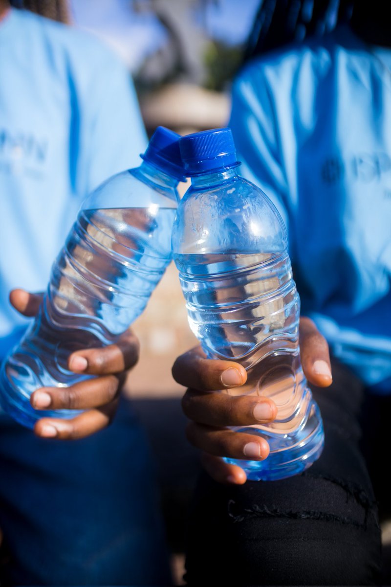 Ify_ChineduEze's tweet photo. Our mega outreach begins tomorrow 🥺🤭
@ISPOR_HEOR_UNN
Theme: Sustaining life one sip at a time💯
If this tweet crosses your timeline, drink a glass of water🤭
#ProjectH2O https://t.co/fFX6ye61KY